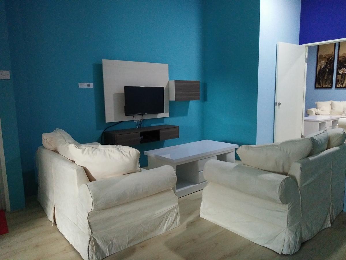 Xenia Homestay Кучінг Екстер'єр фото