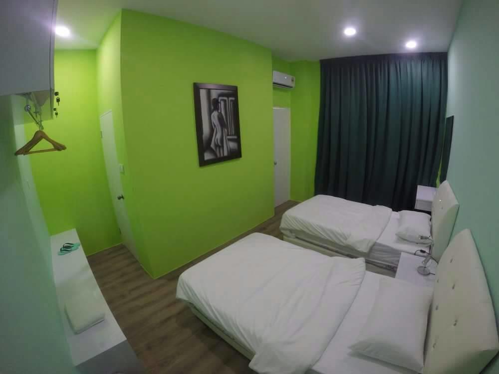 Xenia Homestay Кучінг Екстер'єр фото