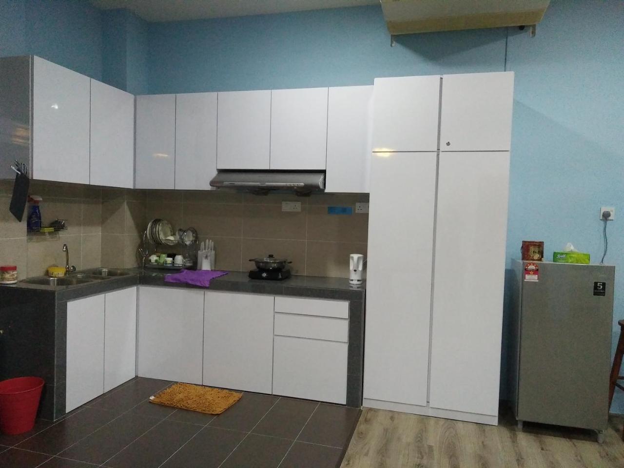 Xenia Homestay Кучінг Екстер'єр фото